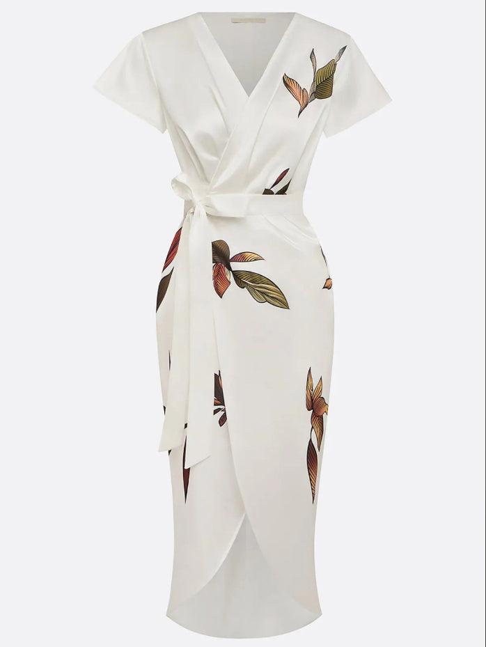 Judy | Vestido midi satinado blanco con estampado de hojas y mangas cortas