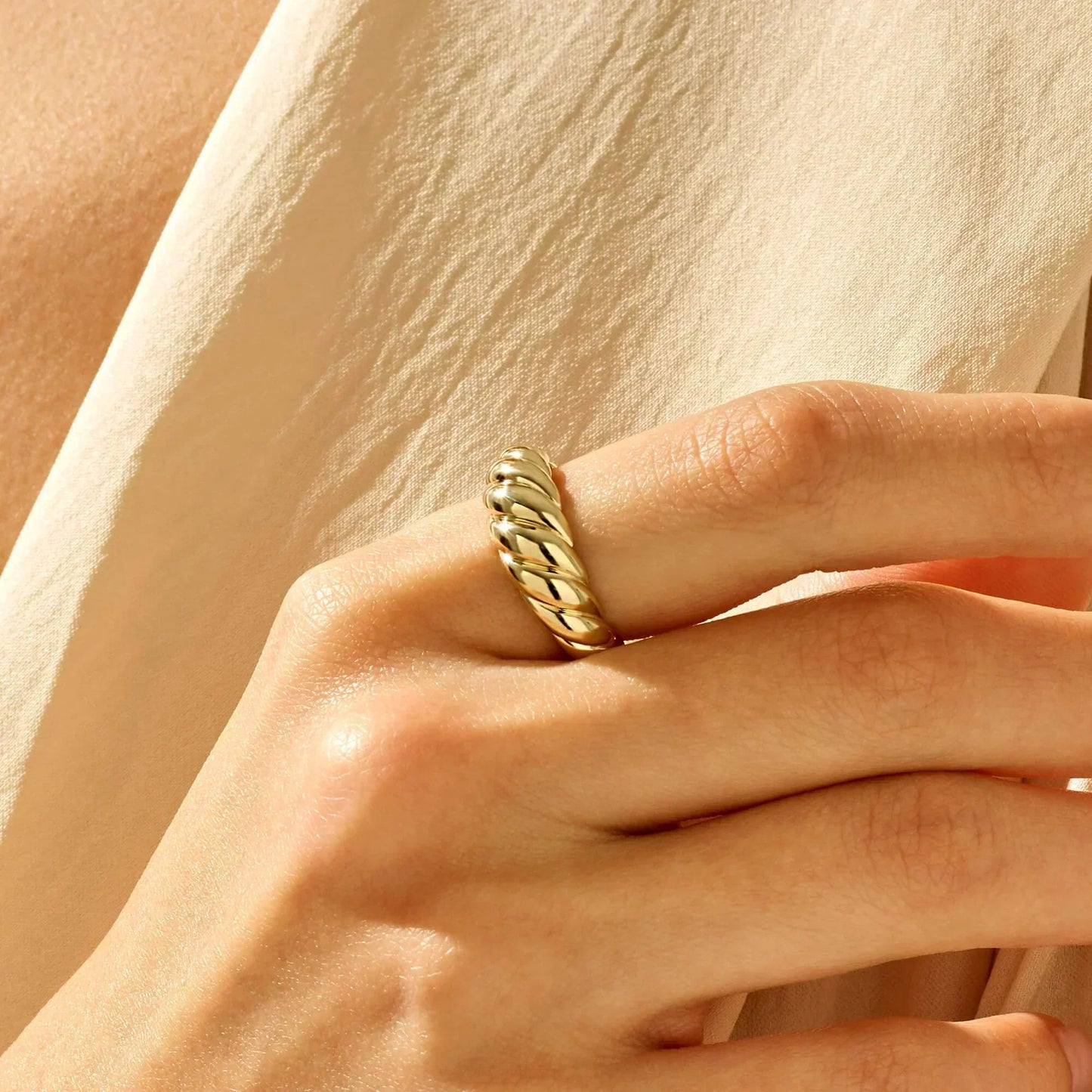 <p>Anillo Croissant | Oro</p>