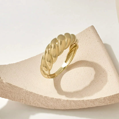 <p>Anillo Croissant | Oro</p>