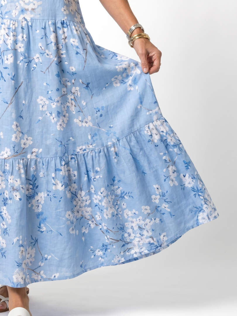 Alora | Vestido Midi Floral con Cuello de Borlas
