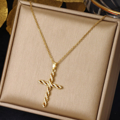 <strong>Collar Cruz con Cristal Retorcido | Oro</strong>