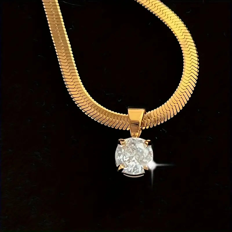 <strong>Collar Elegante con Colgante Stras | Oro</strong>
