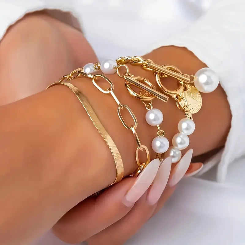 <strong>Conjunto de 4 Pulseras Chic - Serpiente, Perlas y Eslabones | Oro</strong>