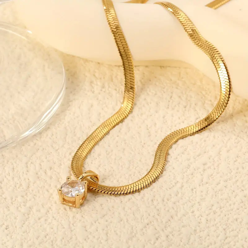 <strong>Collar Elegante con Colgante Stras | Oro</strong>