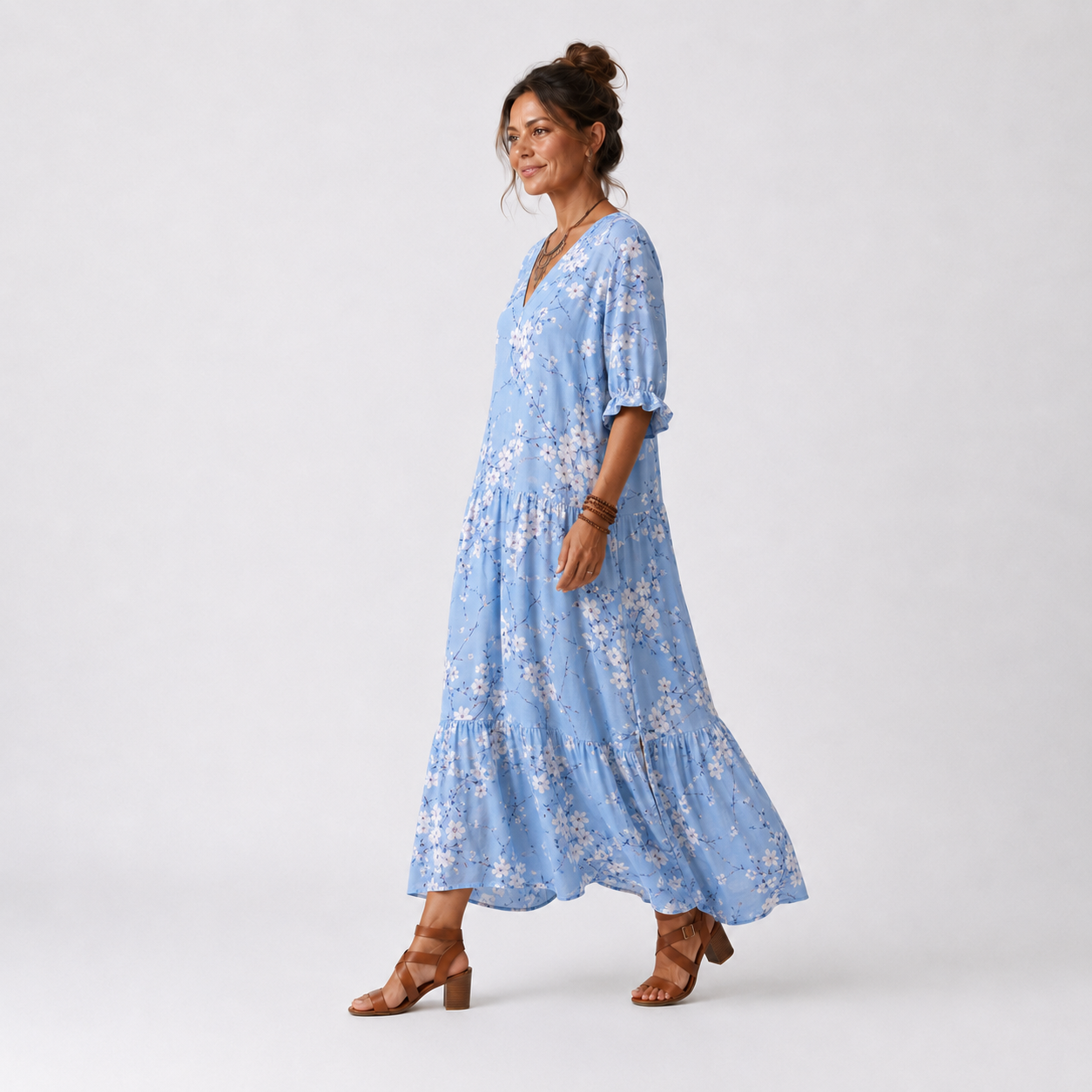 Alora | Vestido Midi Floral con Cuello de Borlas