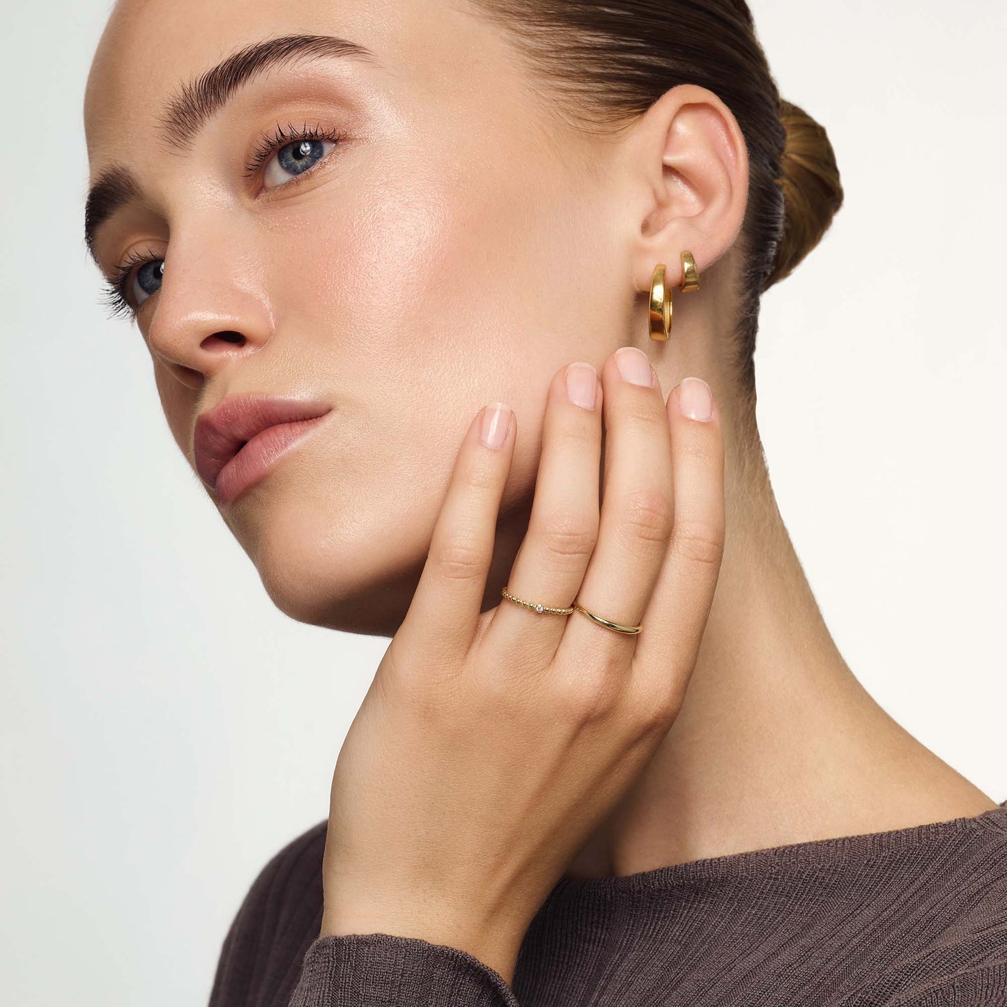 <p>Anillo Delgado Domo | Oro</p>