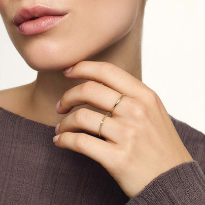 <p>Anillo Delgado Domo | Oro</p>