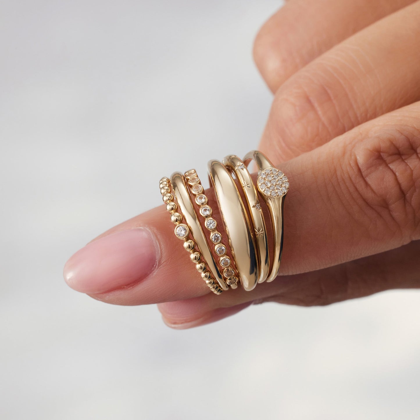 <p>Anillo Delgado Domo | Oro</p>