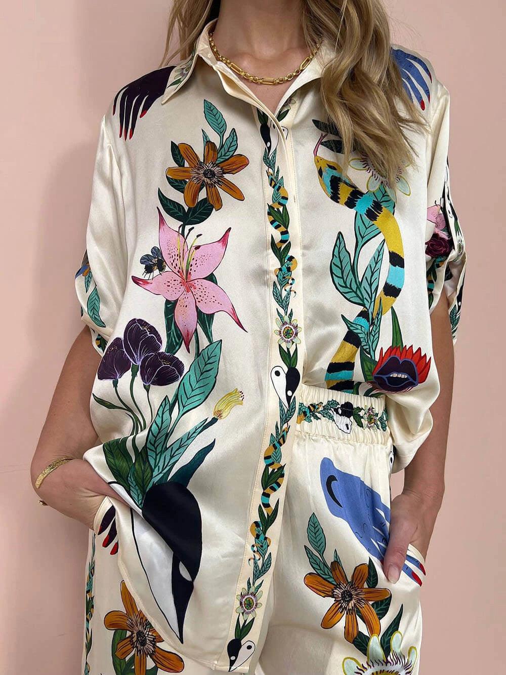 Nika | Conjunto de satén para resort: camisa y pantalones con un diseño único