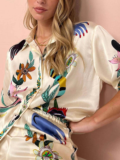 Nika | Conjunto de satén para resort: camisa y pantalones con un diseño único