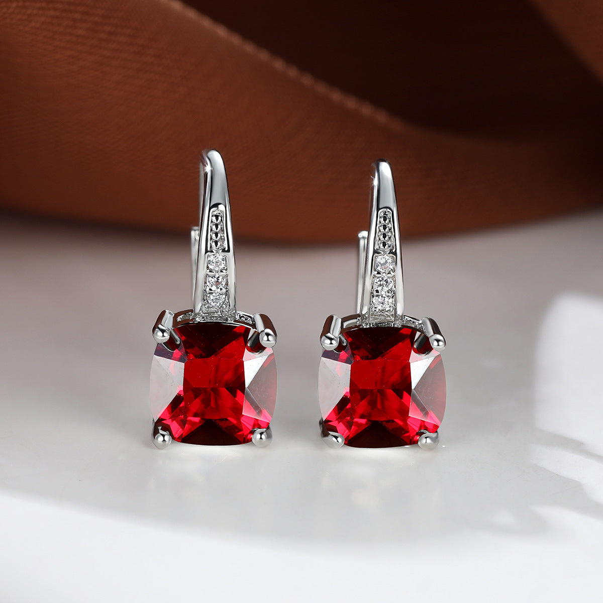 <p>Aretes de Aro con Piedra Mística | Oro</p>