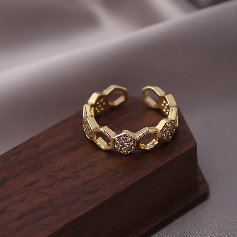 <p>Anillo de Cristal Panal de Miel | Oro</p>