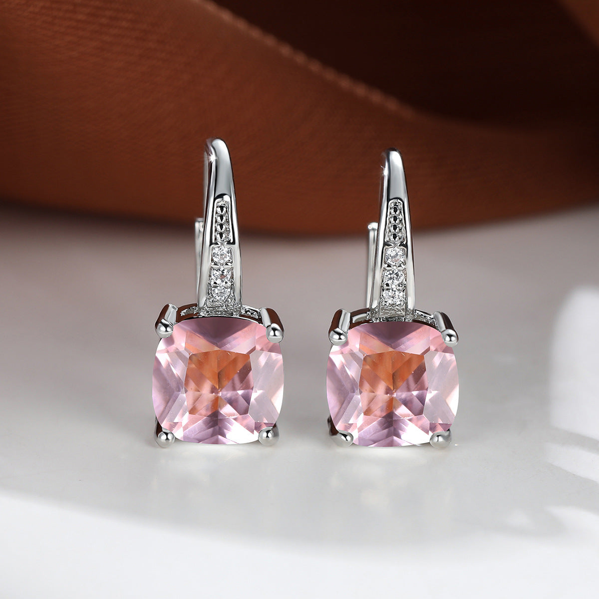 <p>Aretes de Aro con Piedra Mística | Oro</p>
