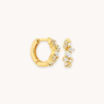 <p>Aretes Huggie con Borlas de Cristales | Oro</p>