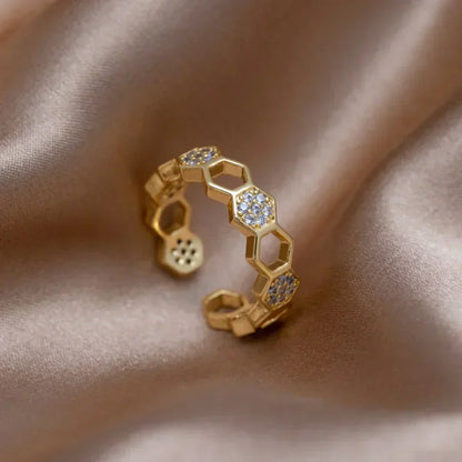 <p>Anillo de Cristal Panal de Miel | Oro</p>